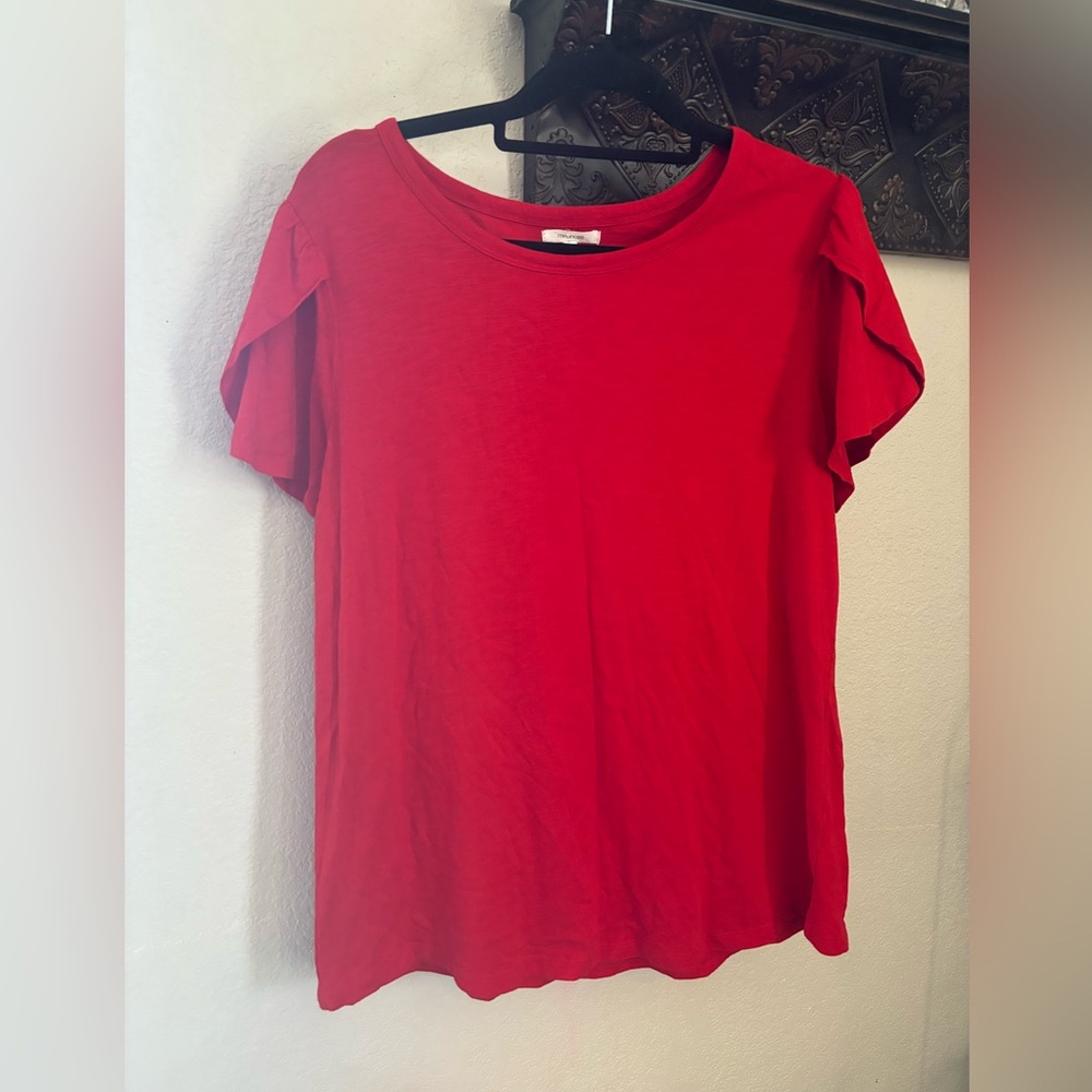 Maurice’s red shirt layered detail on the sleeves large